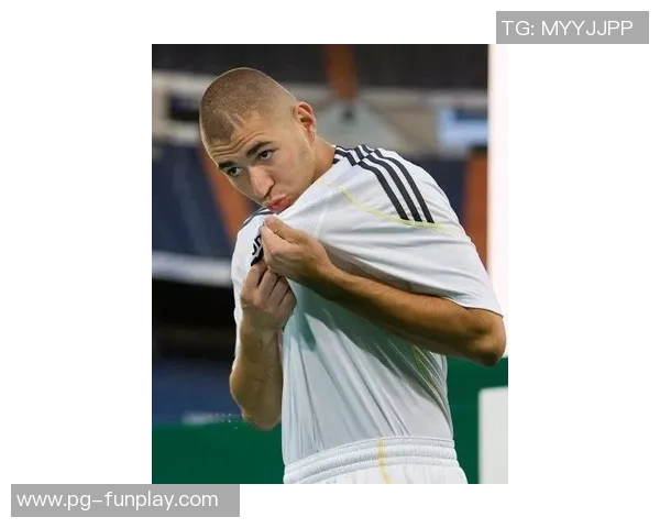 中超经典对决皇马逆转曼城绝杀瞬间点燃全场激情